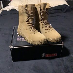 Rocky S2V Special Ops Boots (coyote colored!)